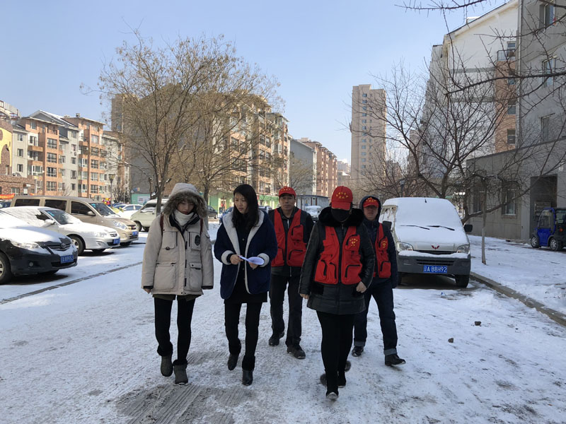 圖3：記者跟社區(qū)巡邏員進(jìn)行巡邏