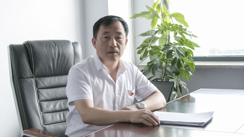 趙振昌：年少?gòu)能娦?今朝綜治人