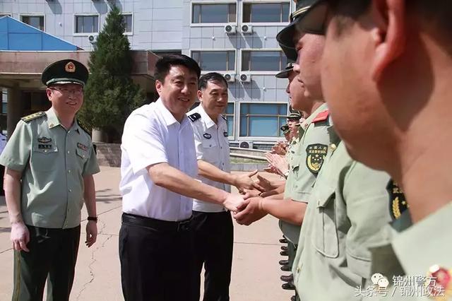 錦州：守護(hù)一方戰(zhàn)高溫 副市長(zhǎng)一線送清涼