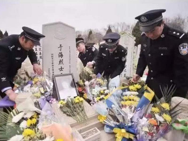 祭奠烈士于海是傳統(tǒng)教育的必備內(nèi)容