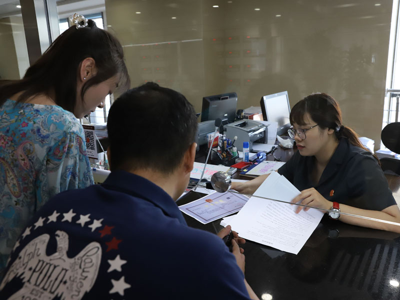 沈陽市沈河區(qū)人民法院訴訟服務中心 窗口接待