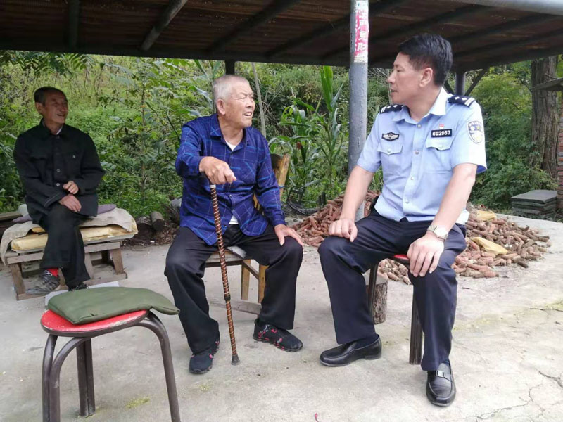 配文2：羅興家到村民家走訪