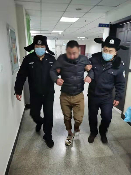 民警送孫某就診