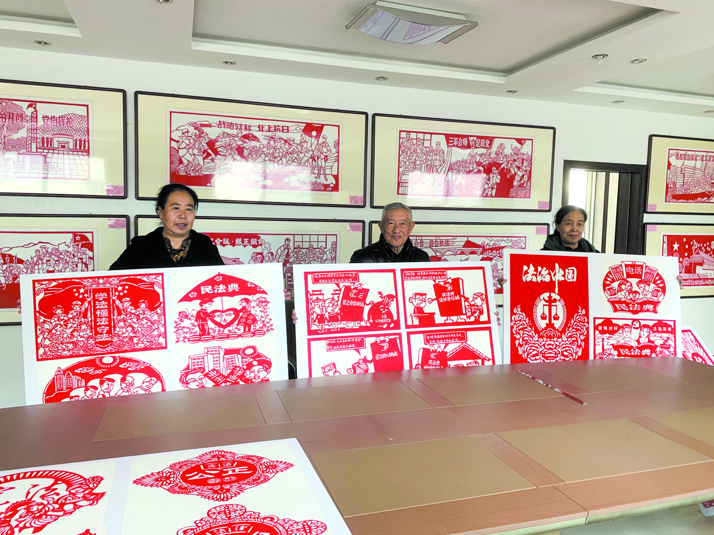 剪紙助力法治宣傳。