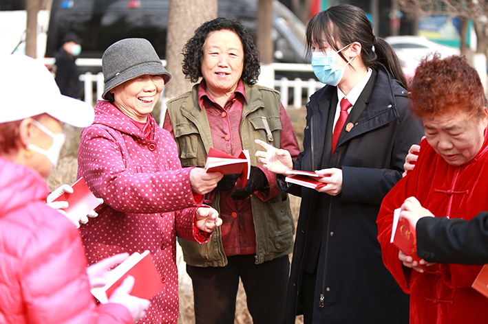 5、溪湖區(qū)法院婦女節(jié)進(jìn)行普法宣傳