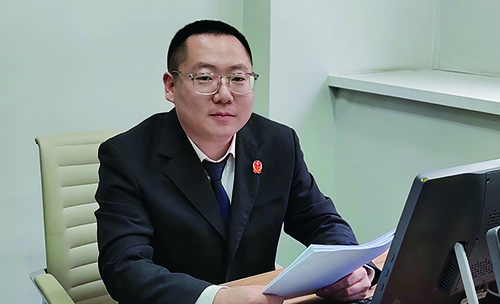 李飛