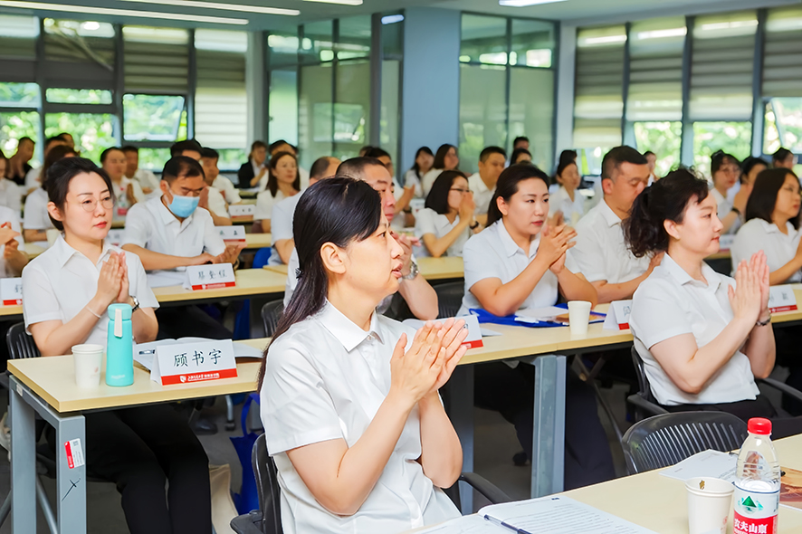 鞍山兩級法院首期57名員額法官及法官助理將在上海交通大學凱原法學院開始為期一周的集中學習。