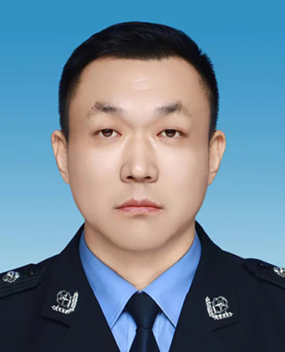 盤錦市雙臺子區(qū)副區(qū)長、雙臺子公安分局黨委書記、局長佟百軍