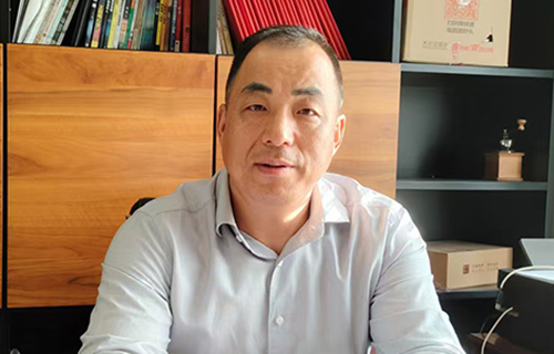 遼寧省洗染行業(yè)協(xié)會會長  張守軍