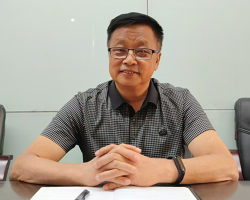 遼寧省洗染行業(yè)協(xié)會黨支部書記  姜少偉