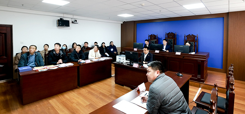 行政復(fù)議聽證會現(xiàn)場 孟浩 攝