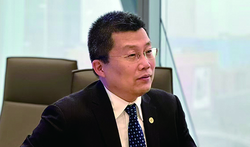 大連市律師行業(yè)黨委副書記、大連市律師協(xié)會會長  曲之勇